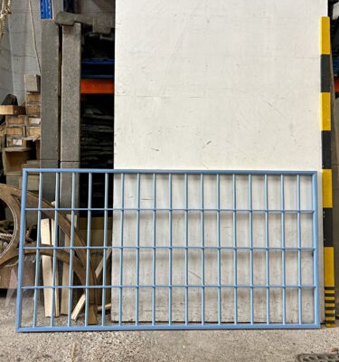 0770118 Wooden Prison Bars ( H 120 cm x 227 ) x 5 off