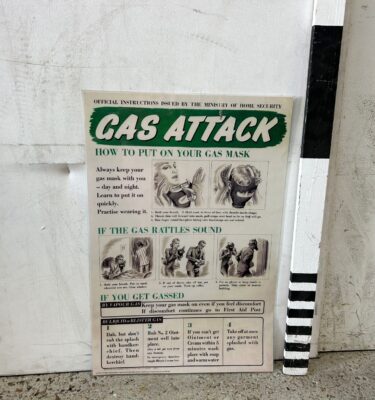 7100046 WW2 Gas Attack Instruction Poster ( H 77 cm x 55 ) x 1 off