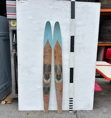 7900064 Pair Of 1960's Water Skis ( 177 cm long ) x 1 off