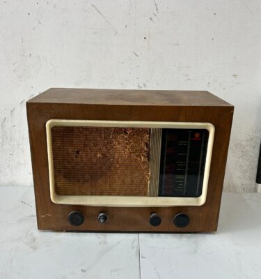 8200053 Vintage Wooden Radio ( H 33 cm x 46 x 25 ) x 1 off