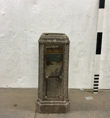 0053003 Vintage Stone Drinking Fountain ( H 92 cm x 42 x 42 ) x 1 off