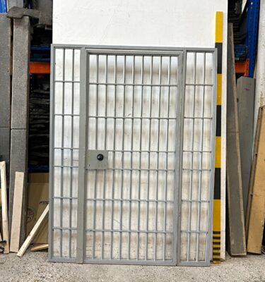 0770122 Wooden Prison Bars With Door Section ( H 204 cm x 155 ) x 1 off