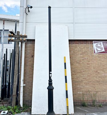 2500219 Victorian Street Lamp Post ( H 440 cm ) x 3 off